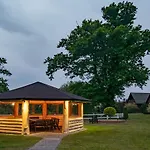 Pod Debami ,pokoje,nauka Jazdy Konnej Obok Leby Ferienhaus