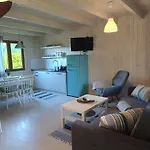 Pod Debami ,pokoje,nauka Jazdy Konnej Obok Leby Ferienhaus