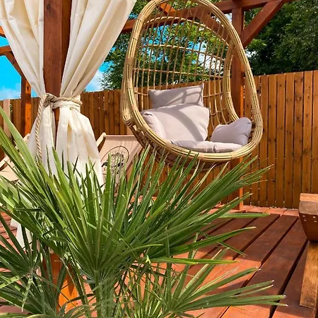 Pod Debami ,pokoje,nauka Jazdy Konnej Obok Leby Holiday home