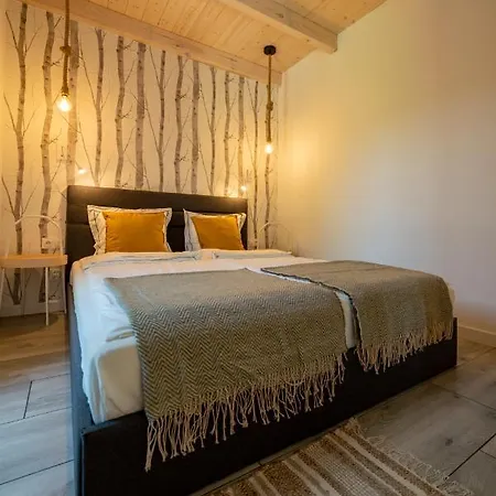 Ferienhaus Pod Debami ,pokoje,nauka Jazdy Konnej Obok Leby *