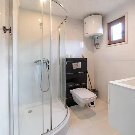 Pod Debami ,pokoje,nauka Jazdy Konnej Obok Leby Ferienhaus Sarbsk