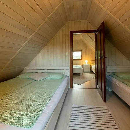 Pod Debami ,pokoje,nauka Jazdy Konnej Obok Leby Sarbsk