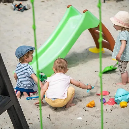 Pod Debami ,pokoje,nauka Jazdy Konnej Obok Leby