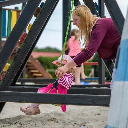 Feriehus Pod Debami ,pokoje,nauka Jazdy Konnej Obok Leby