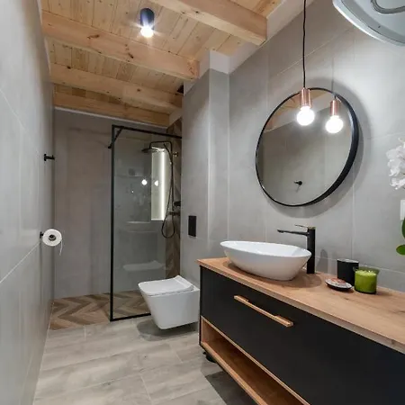 Holiday home Pod Debami ,pokoje,nauka Jazdy Konnej Obok Leby