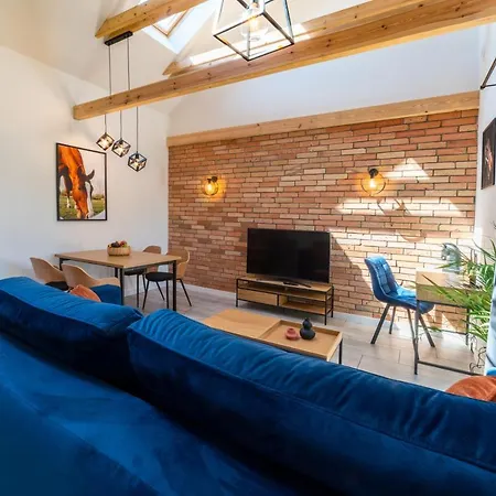 Pod Debami ,pokoje,nauka Jazdy Konnej Obok Leby Ferienhaus