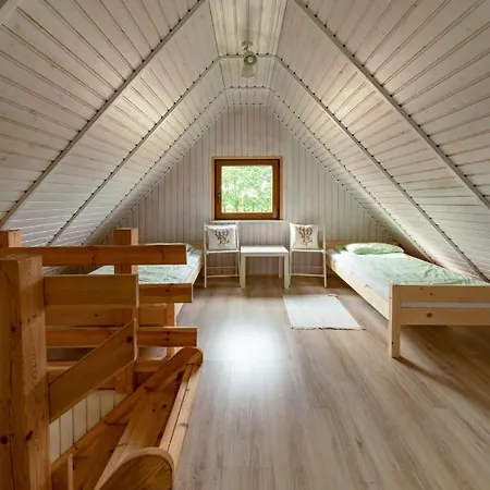 Pod Debami ,pokoje,nauka Jazdy Konnej Obok Leby *