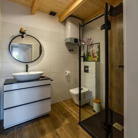 Pod Debami ,pokoje,nauka Jazdy Konnej Obok Leby Ferienhaus