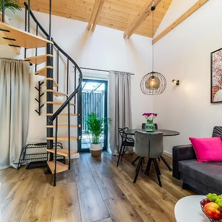 Ferienhaus Pod Debami ,pokoje,nauka Jazdy Konnej Obok Leby