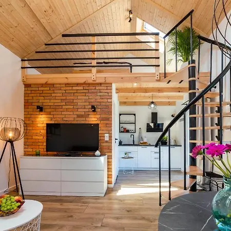 Pod Debami ,pokoje,nauka Jazdy Konnej Obok Leby *