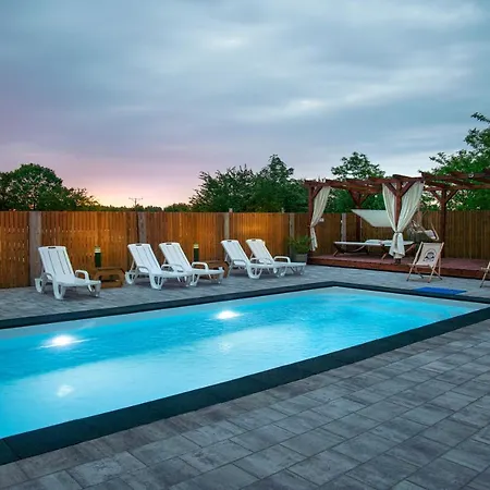 Pod Debami ,pokoje,nauka Jazdy Konnej Obok Leby Ferienhaus