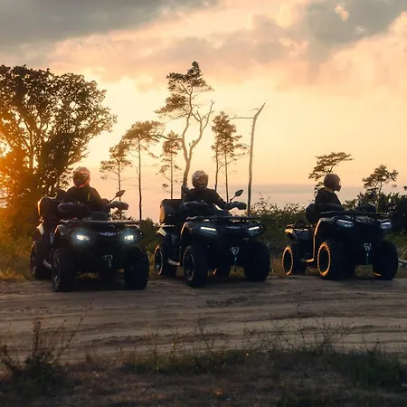 Pod Debami ,pokoje,nauka Jazdy Konnej Obok Leby