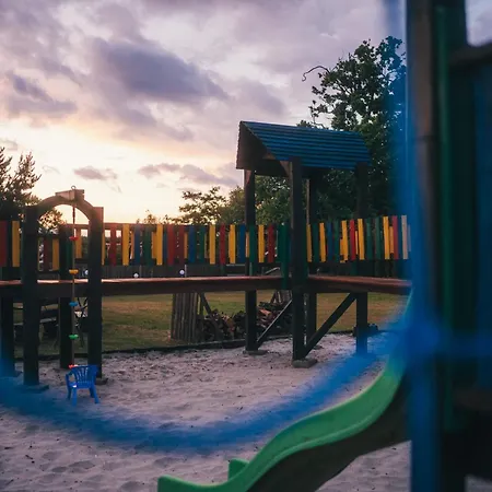 Dom wakacyjny Pod Dębami ,pokoje,nauka Jazdy Konnej Obok łeby Sarbsk