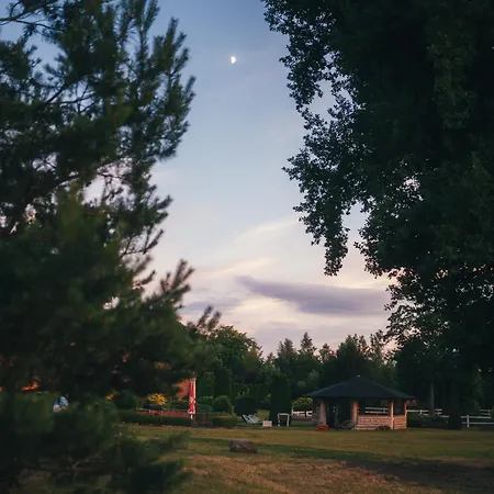 Pod Dębami ,pokoje,nauka Jazdy Konnej Obok łeby Dom wakacyjny