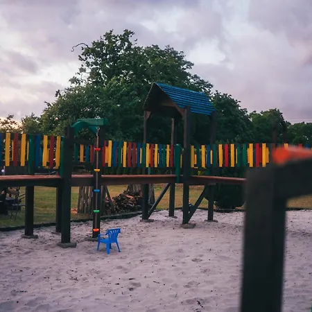 Pod Dębami ,pokoje,nauka Jazdy Konnej Obok łeby Sarbsk