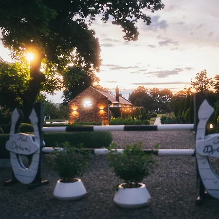 Dom wakacyjny Pod Dębami ,pokoje,nauka Jazdy Konnej Obok łeby Sarbsk