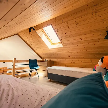Pod Debami ,pokoje,nauka Jazdy Konnej Obok Leby