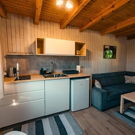 Pod Debami ,pokoje,nauka Jazdy Konnej Obok Leby Holiday home