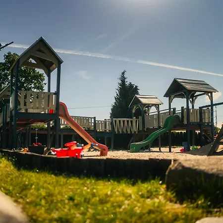 Pod Debami ,pokoje,nauka Jazdy Konnej Obok Leby Sarbsk
