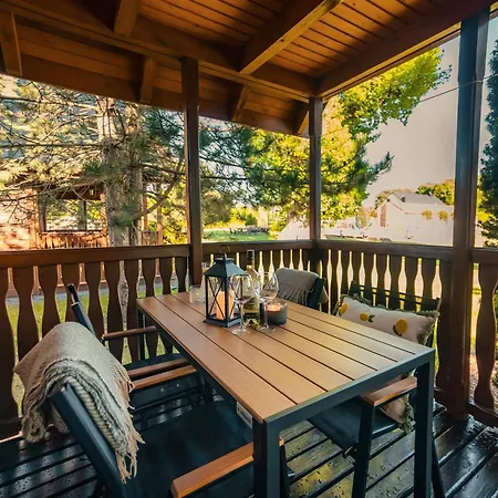 Holiday home Pod Debami ,pokoje,nauka Jazdy Konnej Obok Leby *