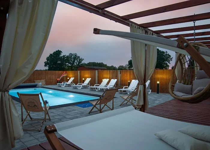 Pod Debami ,pokoje,nauka Jazdy Konnej Obok Leby Tatil Evi