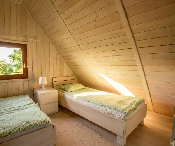 Pod Debami ,pokoje,nauka Jazdy Konnej Obok Leby بيت للعطل *