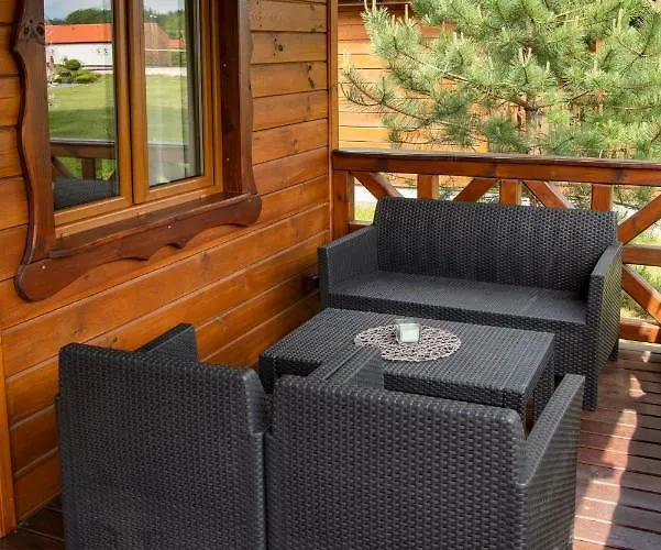 Pod Debami ,pokoje,nauka Jazdy Konnej Obok Leby