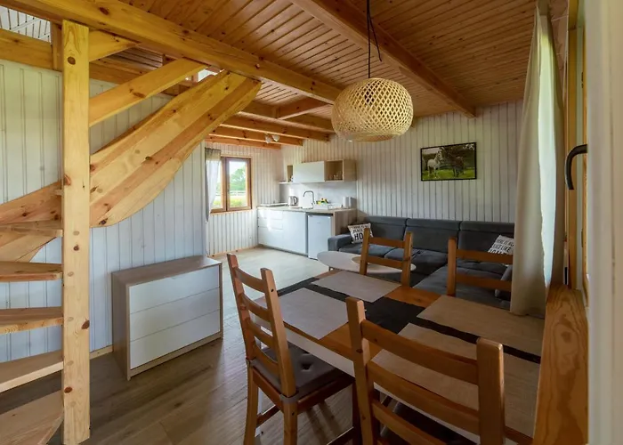 Pod Debami ,pokoje,nauka Jazdy Konnej Obok Leby Sarbsk