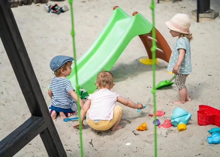 Pod Debami ,pokoje,nauka Jazdy Konnej Obok Leby