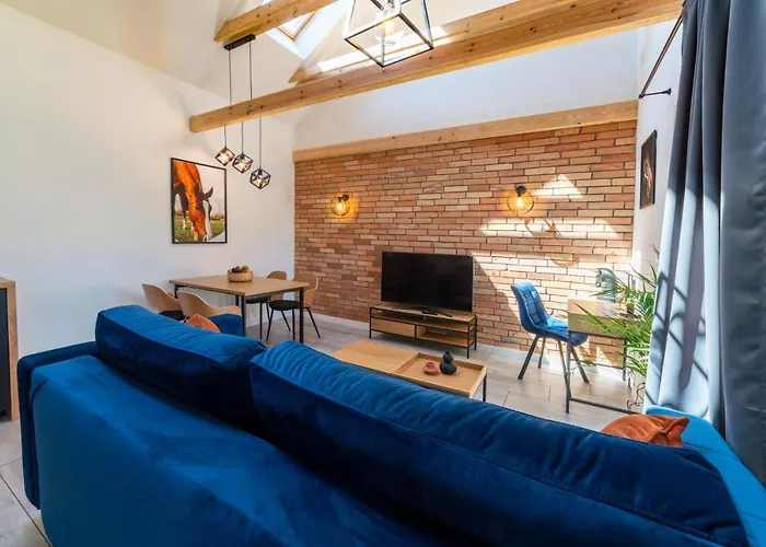 Pod Debami ,pokoje,nauka Jazdy Konnej Obok Leby Tatil Evi