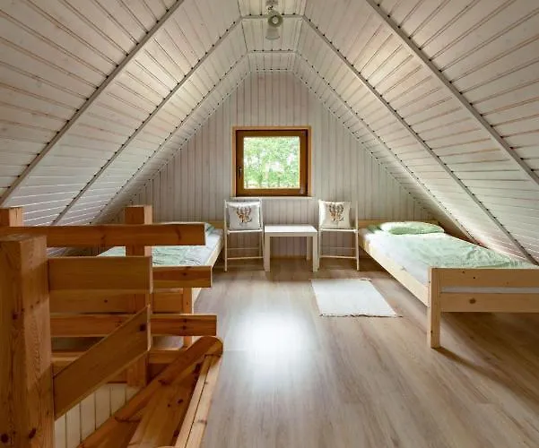 Pod Debami ,pokoje,nauka Jazdy Konnej Obok Leby *