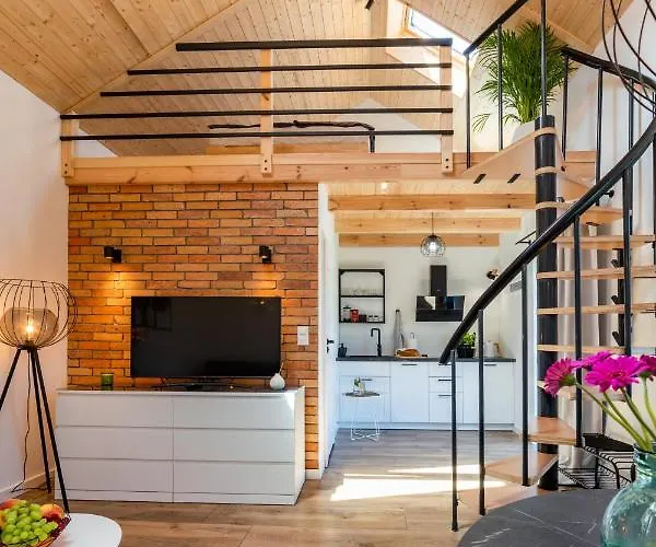 Pod Debami ,pokoje,nauka Jazdy Konnej Obok Leby *