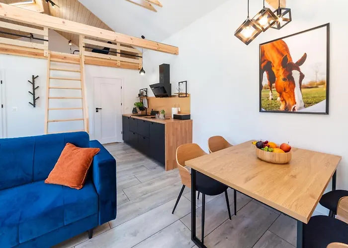 Pod Debami ,pokoje,nauka Jazdy Konnej Obok Leby