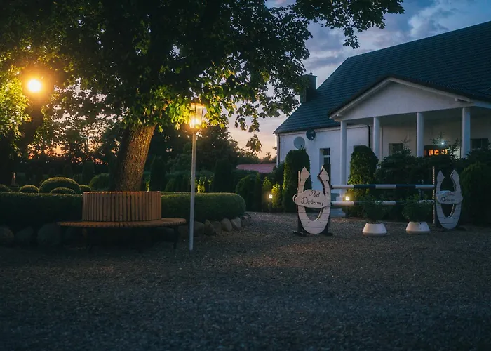 Pod Debami ,pokoje,nauka Jazdy Konnej Obok Leby Tatil Evi *