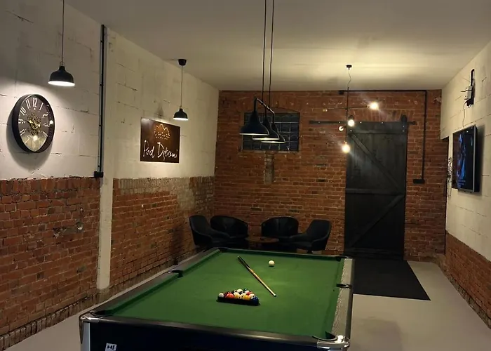 Pod Debami ,pokoje,nauka Jazdy Konnej Obok Leby *